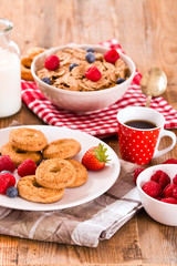 Breakfast with wholegrain cereals. 
