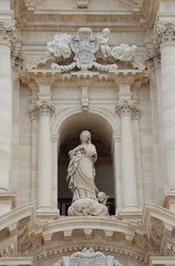 Fototapeta premium Statue an der Kathedrale von Syrakus