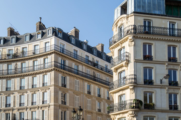 Fototapeta na wymiar Typical Haussmann building in Paris.