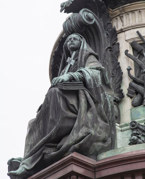 the sculpture of isaakievsky sobor in st peterburg