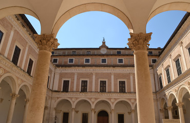 Ehrenhof im Palazzo Ducale - Urbino