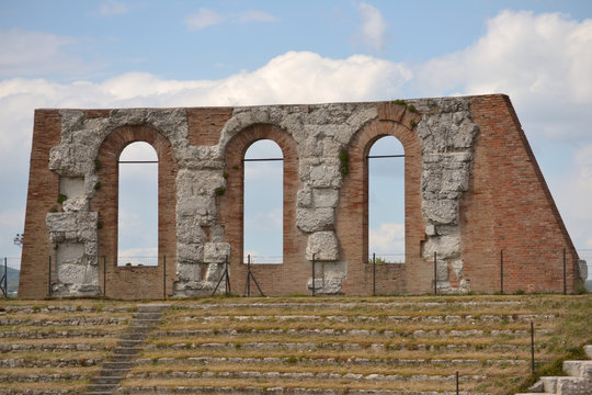 R&ouml;misches Theater in Gubbio - Mittelitalien
