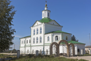 Fototapeta na wymiar Church of Nikolaya Chudotvortsa in the city of Kotlas, Arkhangelsk region, Russia