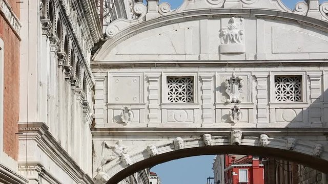 Bridge of Sighs (Ponte dei Sospiri) in Venice, Italy - Video HD
