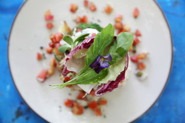 Eggs benedict with grilled chicken and bread