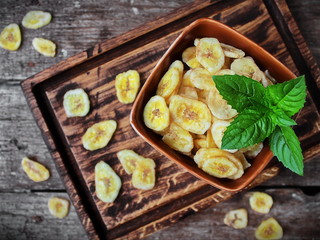 healthy homemade banana chips