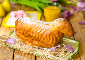 Sweet Easter lamb cake with icing sugar © larik_malasha