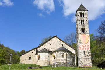 Fototapeta na wymiar The Romanesque church of San Carlo di Negrentino in Leontica