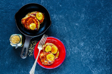 Pancakes with caramelized bananas