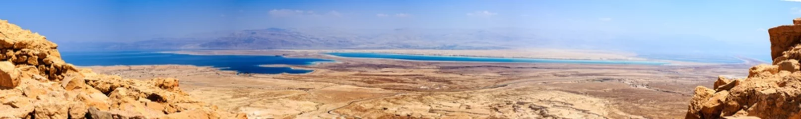 Crédence de cuisine en verre imprimé Sécheresse Paysage panoramique du désert de Judée et de la mer Morte. Vue depuis la forteresse de Massada