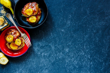 Pancakes with caramelized bananas