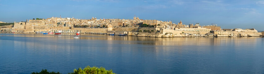 Fototapeta na wymiar The panoramic view of Valletta and Grand harbor from the Kalkara penincula. Malta