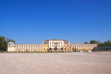 Fototapeta na wymiar Villa Veneta Contarini Piazzola Sul Brenta Padova , dalla piazza Anno 2017