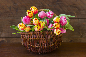 Fototapeta na wymiar tulips in a basket