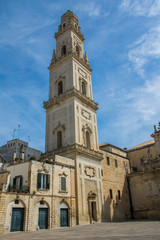 Fototapeta na wymiar Kirche mit Kirchturm in Lecce, in Apulien, Italien