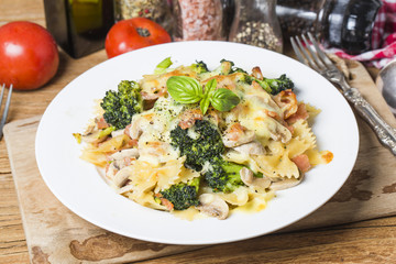 Bacon spaghetti, mushrooms and pasta