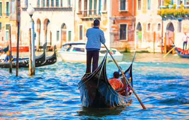 Gondolier in gondola. Venice - obrazy, fototapety, plakaty