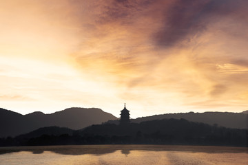 Fototapeta premium West Lake landscape at sunset in Hangzhou