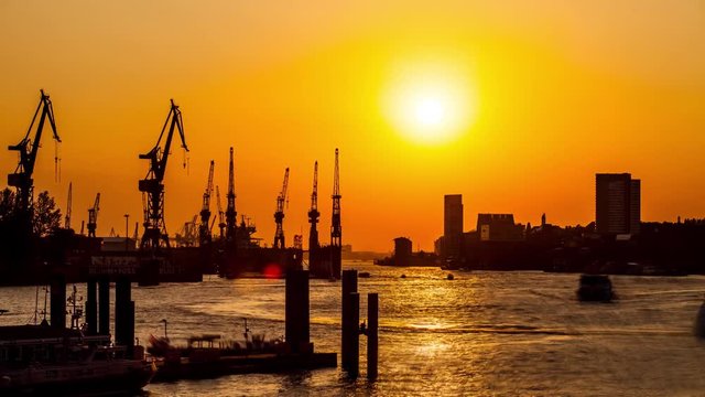 Zeitraffer Hamburg Hafen Sonnenuntergang