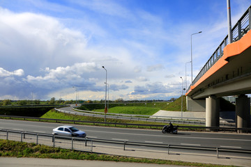 Droga asfaltowa, obwodnica Opola, most drogowy. - obrazy, fototapety, plakaty