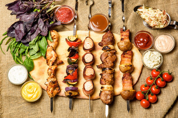 Meat with vegetables on scone