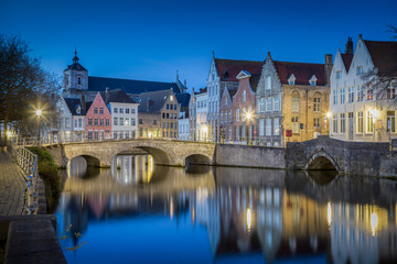 Fototapeta na wymiar Historic city of Brugge at night, Flanders, Belgium