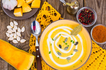 Vegetable soup with pumpkin seeds