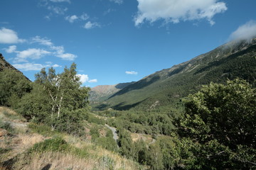 Vallée du Carol et massif du Carlit dans les Pyrénées Orientales, France
