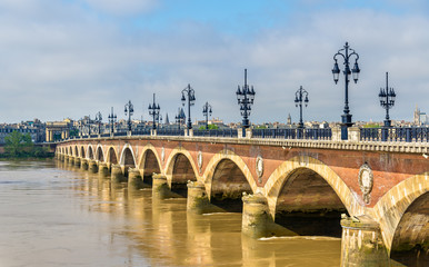 Fototapeta na wymiar Pont de pierre, an old bridge in Bordeaux, France