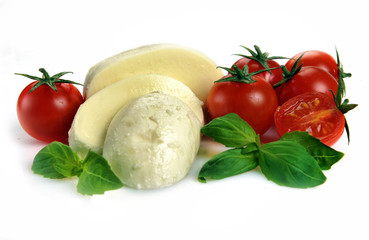 mozzarella cherry tomatoes basil