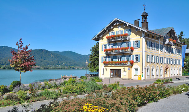 das Rathaus von Tegernsee Stadt am Tegernsee,Oberbayern,Deutschland
