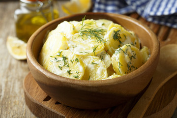 Potato salad with lemon and dill
