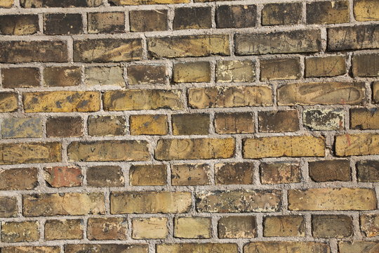 Eine gemauerte restaurierte Ziegelwand