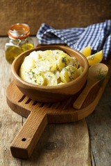 Potato salad with lemon and dill