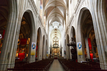 Fototapeta na wymiar Interior of Cathedral of Our Lady in Antwerp