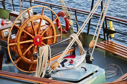 Steuerrad eines Segelschiffes