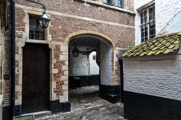 Fototapeta na wymiar Sixteenth Century Alley in Antwerp