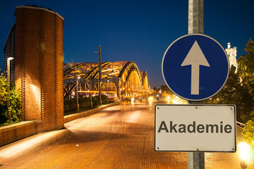 Schild 189 - Akademie