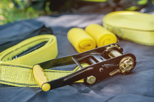 Equipment for slackline Slackline sling next to the machine and protection for the tree