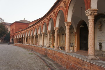 Obraz premium A building inside the cemetery in Ferrare, Italy