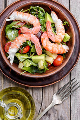 Salad with shrimp,tomatoes and avocado