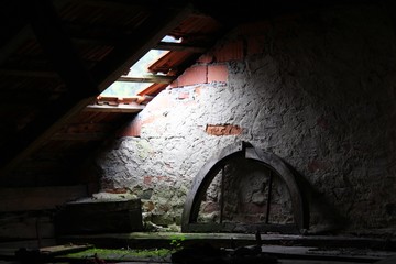 dachboden loch im dach hausruine I