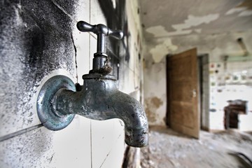 wasserhahn hausruine I