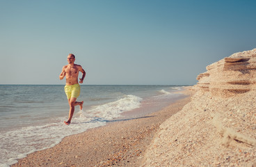Man jogging o the seaside