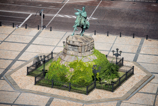 Monument to Bogdan Khmelnitsky in Kiev