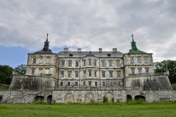 Fototapeta na wymiar Ukraine attractions. Pidhirtsi castle 17th century.