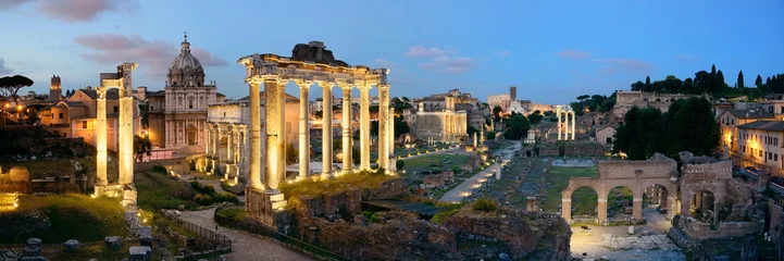 Crédence de cuisine en verre imprimé Rome Panorama de nuit du Forum de Rome