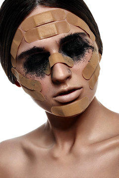 Fashion beauty Woman with black Powder on Eyes