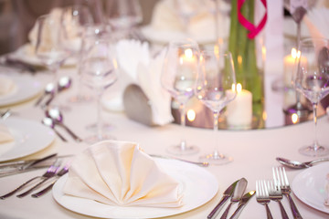 Table setting at a luxury wedding reception