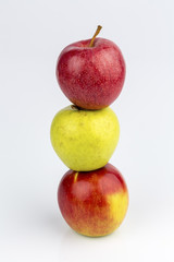 Äpfel auf weißem Hintergrund